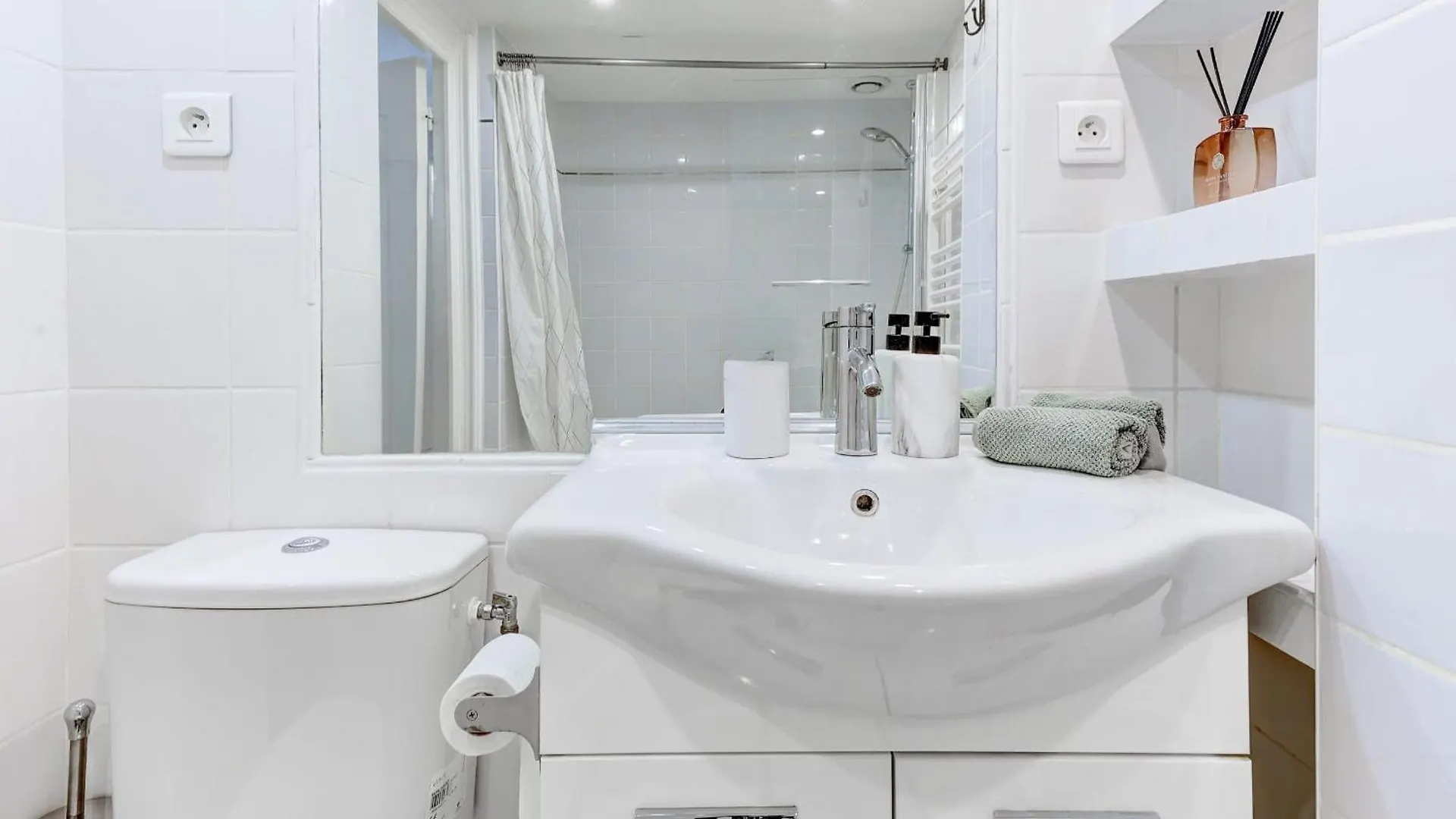 Palais Royal & Louvre - 1Br - Paris Vacation Rentals 0*,  فرنسا